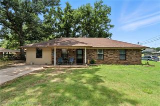 421 N 24th Street, Van Buren, AR 72956