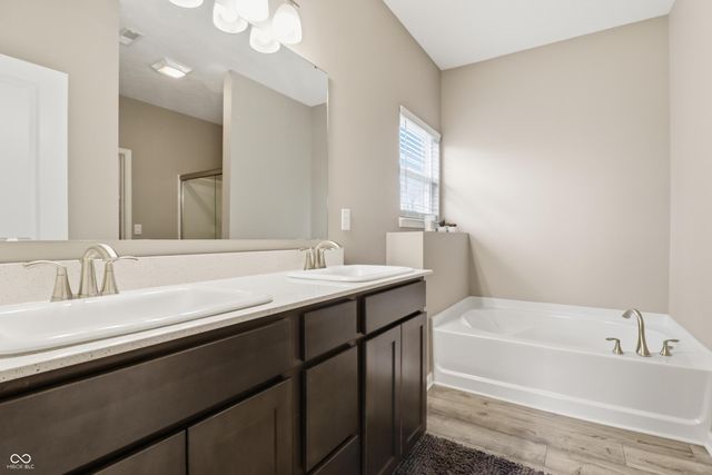 275 Carrick Glen Boulevard, Pendleton, IN 46064