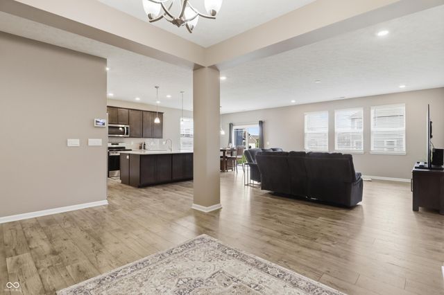 275 Carrick Glen Boulevard, Pendleton, IN 46064