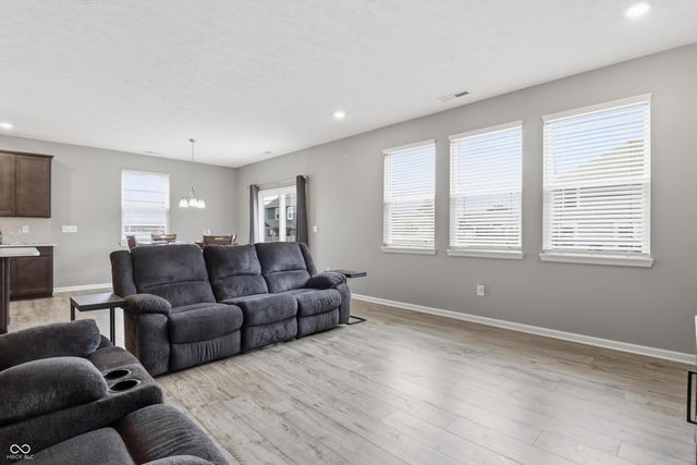 275 Carrick Glen Boulevard, Pendleton, IN 46064