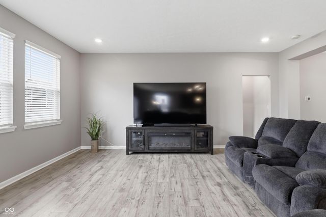 275 Carrick Glen Boulevard, Pendleton, IN 46064