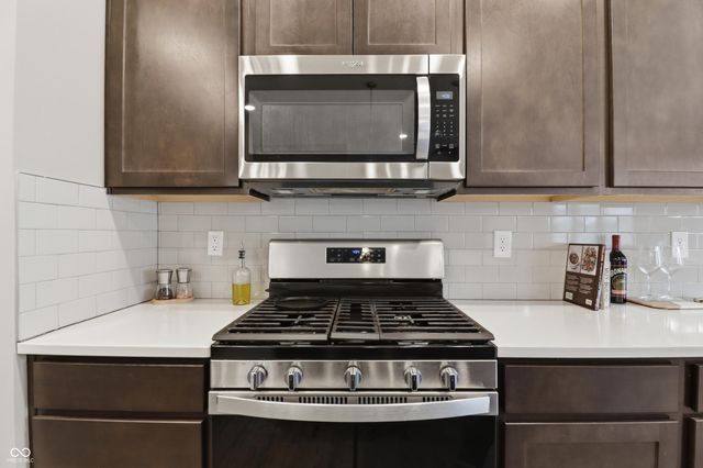 275 Carrick Glen Boulevard, Pendleton, IN 46064