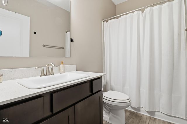 275 Carrick Glen Boulevard, Pendleton, IN 46064
