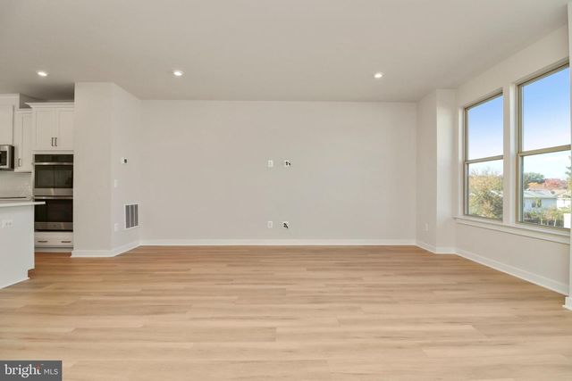 2176 GLACIER RD, Herndon, VA 20170