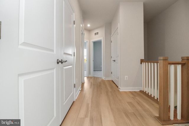 2176 GLACIER RD, Herndon, VA 20170