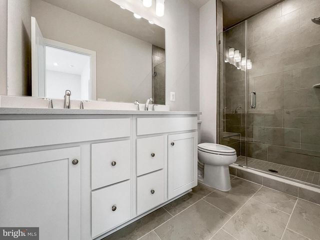 2176 GLACIER RD, Herndon, VA 20170