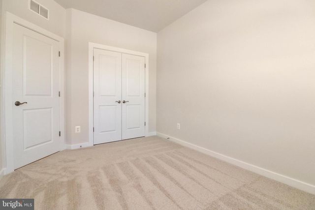 2176 GLACIER RD, Herndon, VA 20170