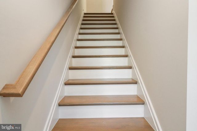 2176 GLACIER RD, Herndon, VA 20170