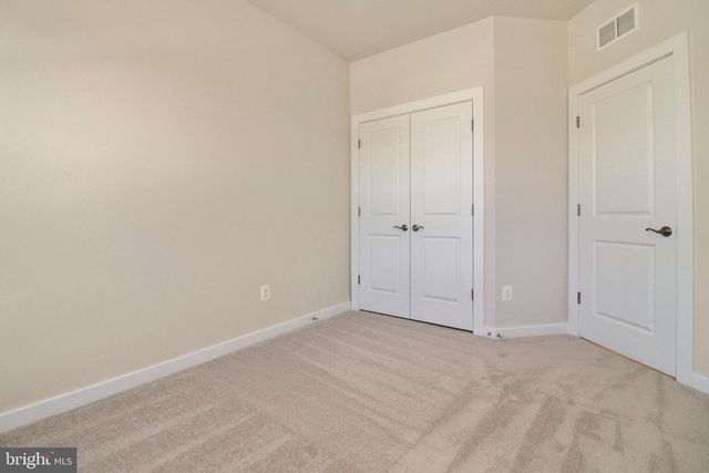 2176 GLACIER RD, Herndon, VA 20170