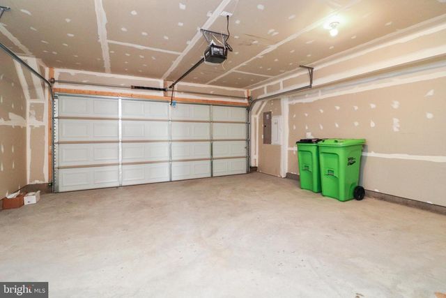 2176 GLACIER RD, Herndon, VA 20170