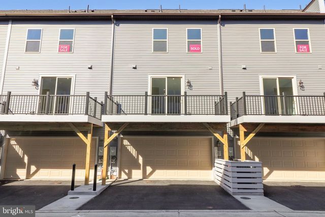 2176 GLACIER RD, Herndon, VA 20170