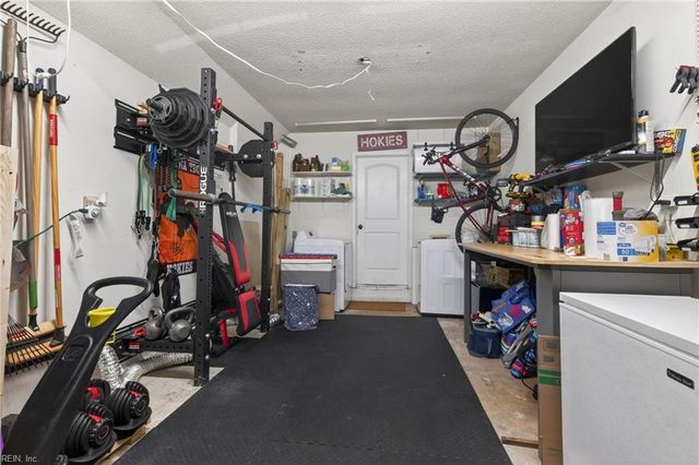 1512 Colonnade DR, Virginia Beach, VA 23451