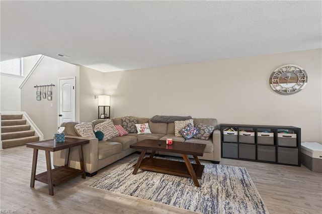 1512 Colonnade DR, Virginia Beach, VA 23451