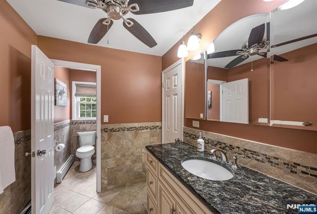14 Aspen Court, Paramus, NJ 07652