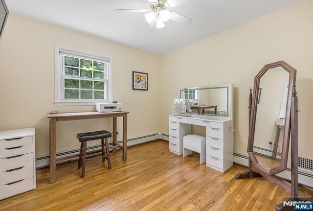 14 Aspen Court, Paramus, NJ 07652