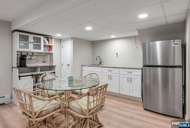 14 Aspen Court, Paramus, NJ 07652
