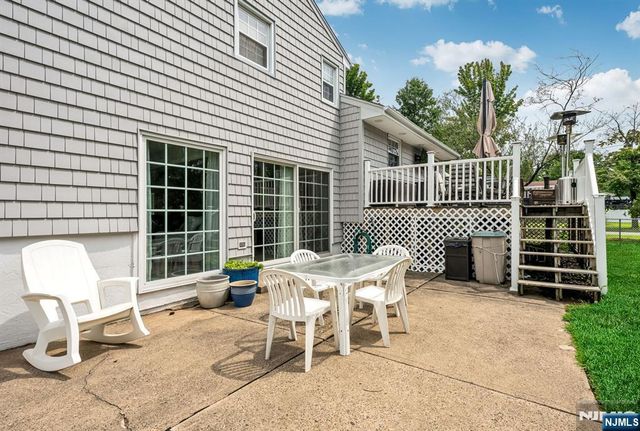 14 Aspen Court, Paramus, NJ 07652