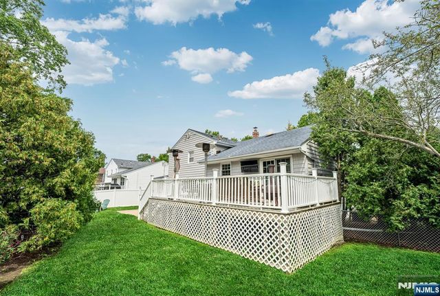 14 Aspen Court, Paramus, NJ 07652