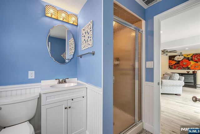 14 Aspen Court, Paramus, NJ 07652