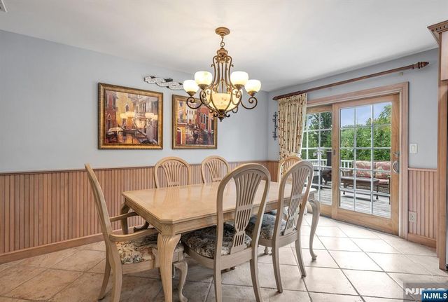 14 Aspen Court, Paramus, NJ 07652