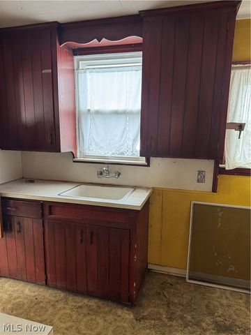 37603 Jordan Drive, Willoughby, OH 44094