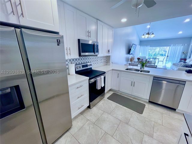 7502 NW 86th Ter 202, Tamarac, FL 33321