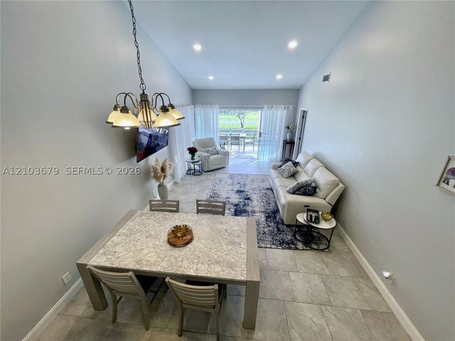 7502 NW 86th Ter 202, Tamarac, FL 33321