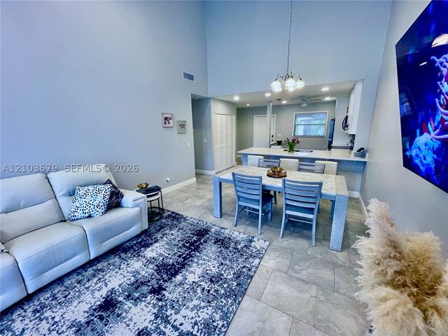 7502 NW 86th Ter 202, Tamarac, FL 33321