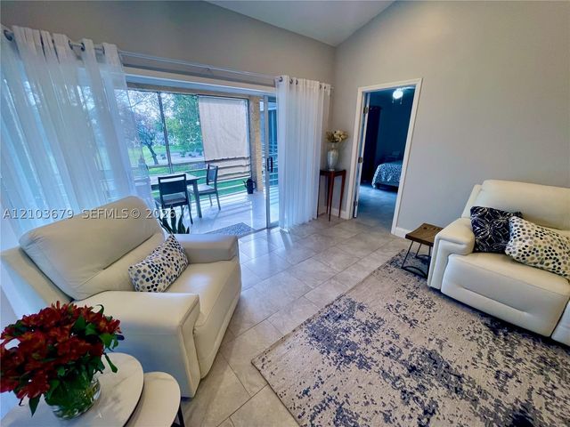 7502 NW 86th Ter 202, Tamarac, FL 33321