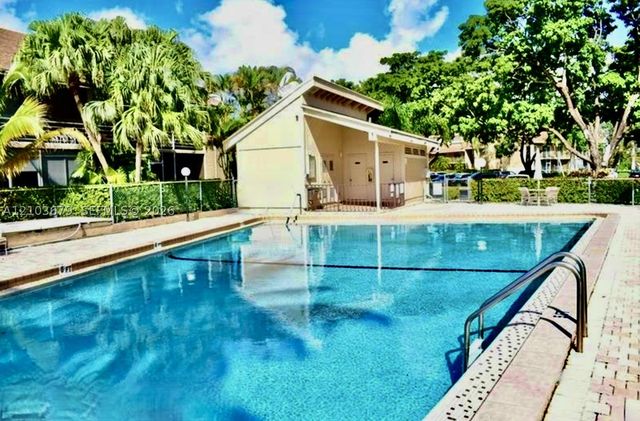 7502 NW 86th Ter 202, Tamarac, FL 33321