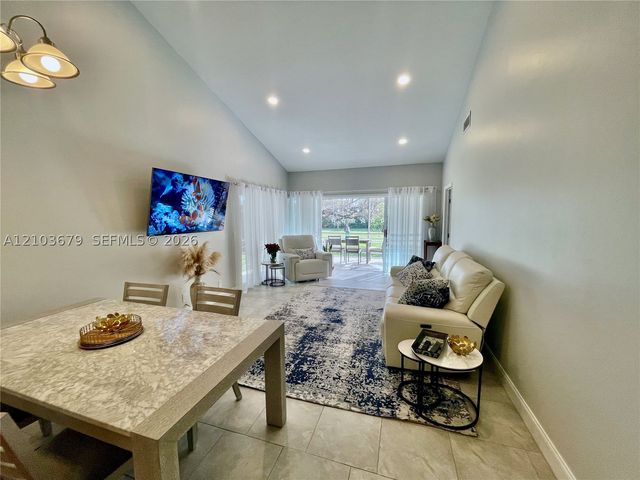 7502 NW 86th Ter 202, Tamarac, FL 33321