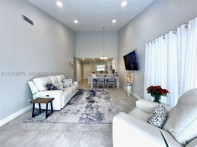 7502 NW 86th Ter 202, Tamarac, FL 33321