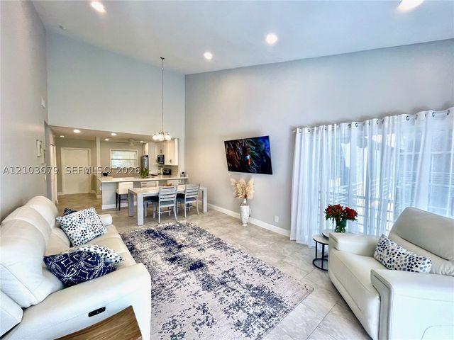 7502 NW 86th Ter 202, Tamarac, FL 33321