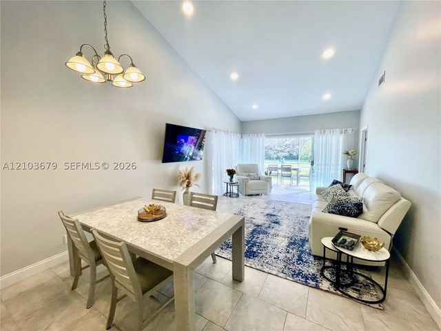 7502 NW 86th Ter 202, Tamarac, FL 33321