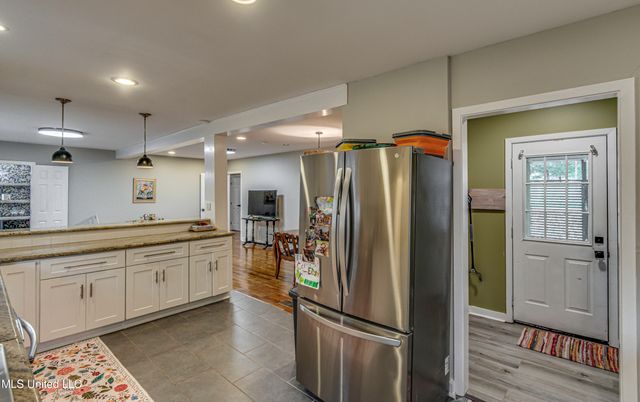 4407 Forest Park Drive, Jackson, MS 39211