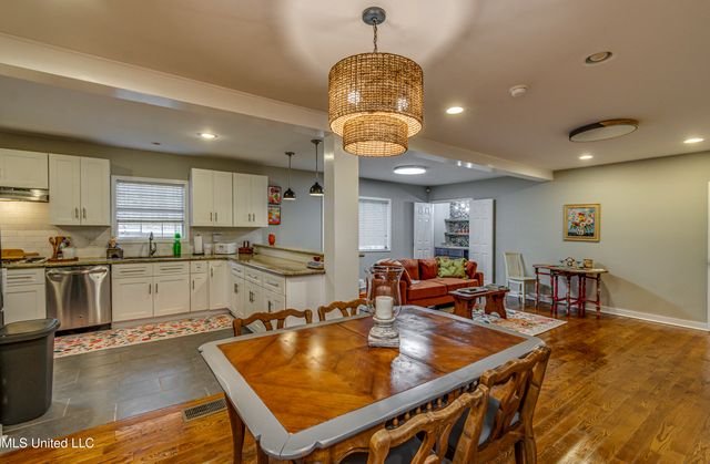 4407 Forest Park Drive, Jackson, MS 39211