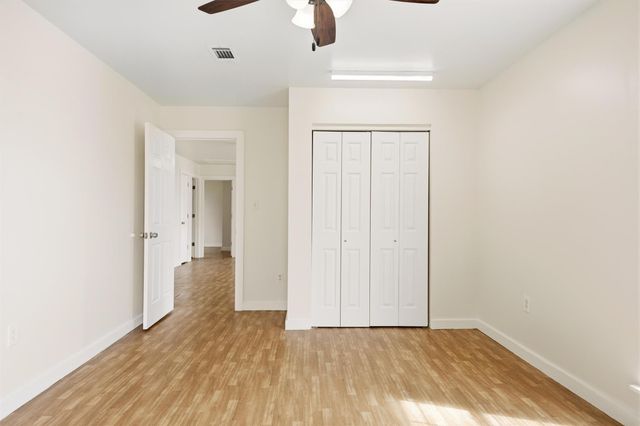 240 Park Meadow DR, Jarrell, TX 76537