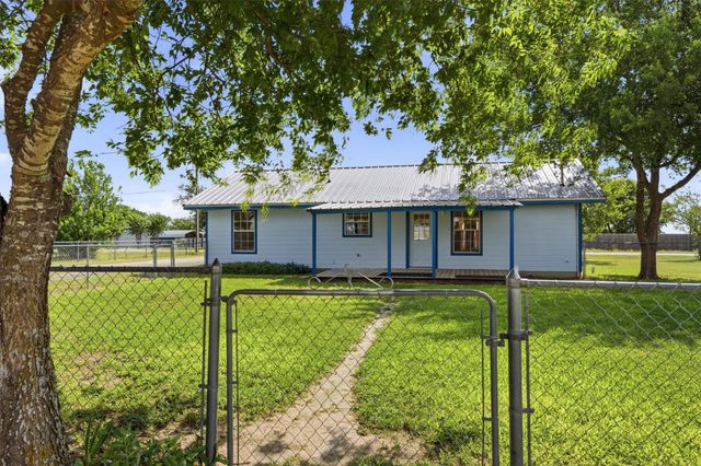 240 Park Meadow DR, Jarrell, TX 76537