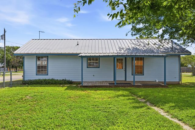 240 Park Meadow DR, Jarrell, TX 76537