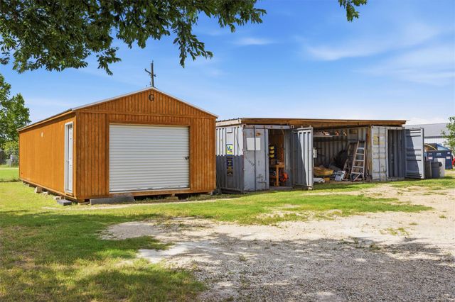 240 Park Meadow DR, Jarrell, TX 76537