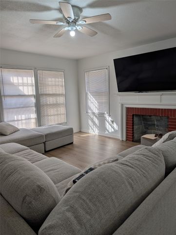 2748 S Llewellyn Avenue, Dallas, TX 75224