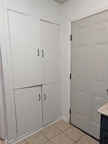 2748 S Llewellyn Avenue, Dallas, TX 75224