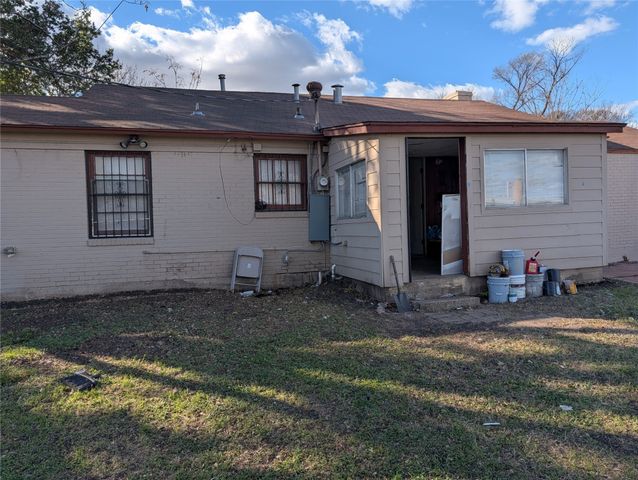 2748 S Llewellyn Avenue, Dallas, TX 75224