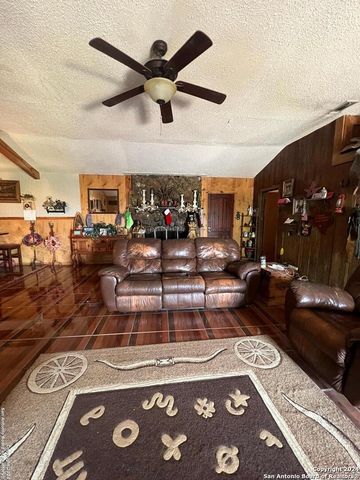 3511 HIGHWAY 85, Carrizo Springs, TX 78834