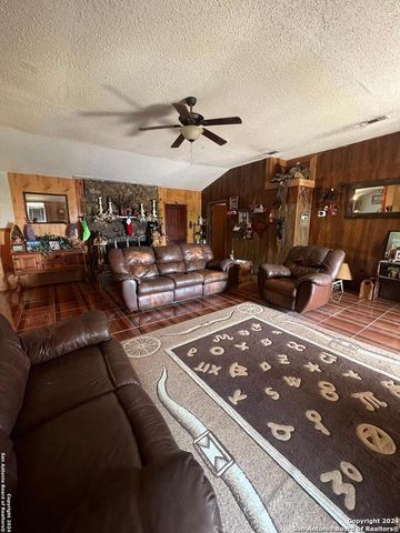 3511 HIGHWAY 85, Carrizo Springs, TX 78834