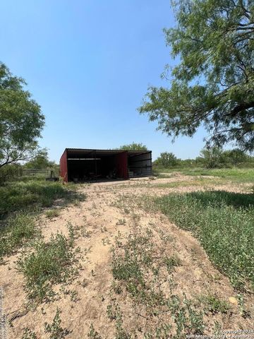 3511 HIGHWAY 85, Carrizo Springs, TX 78834