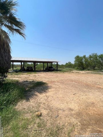 3511 HIGHWAY 85, Carrizo Springs, TX 78834
