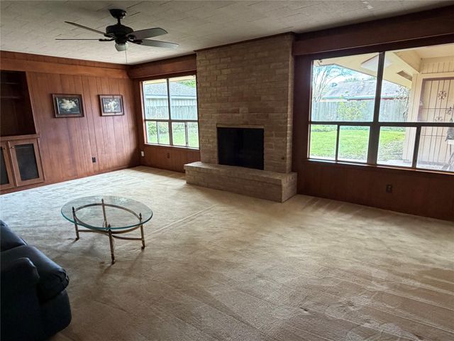 1531 17th Avenue N, Texas City, TX 77590