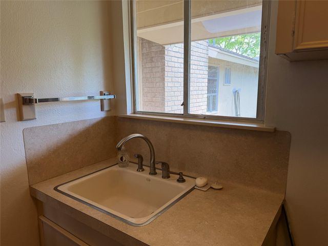 1531 17th Avenue N, Texas City, TX 77590