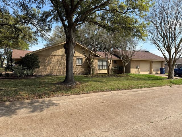 1531 17th Avenue N, Texas City, TX 77590